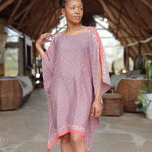 Учитај слику у приказивач галерије,Svilene kratke haljine