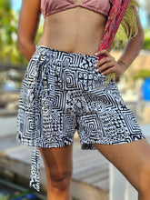 Load image into Gallery viewer, African print shorts (sorc za zene)