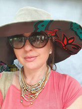 Учитај слику у приказивач галерије,Safari Essence