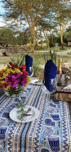Load image into Gallery viewer, Maji table runner