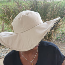 Load image into Gallery viewer, Cat