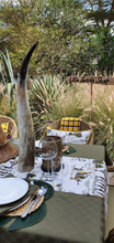 Load image into Gallery viewer, Kijiji table runner